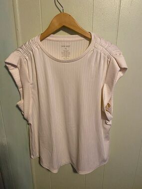 Nine West Light Cream Ribbed Short Sleeve Top with Gathered Shoulders